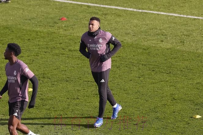 每体:姆巴佩为冲C罗纪录带伤出战 或缺战超级杯 每体:姆巴佩为冲C罗纪录带伤出战 或缺战超级杯