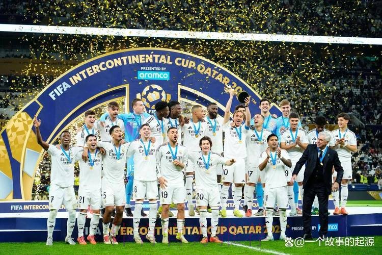 阿斯:皇马续约巴斯克斯&魔笛两周 以参加世俱杯 阿斯:皇马续约巴斯克斯&魔笛两周 以参加世俱杯